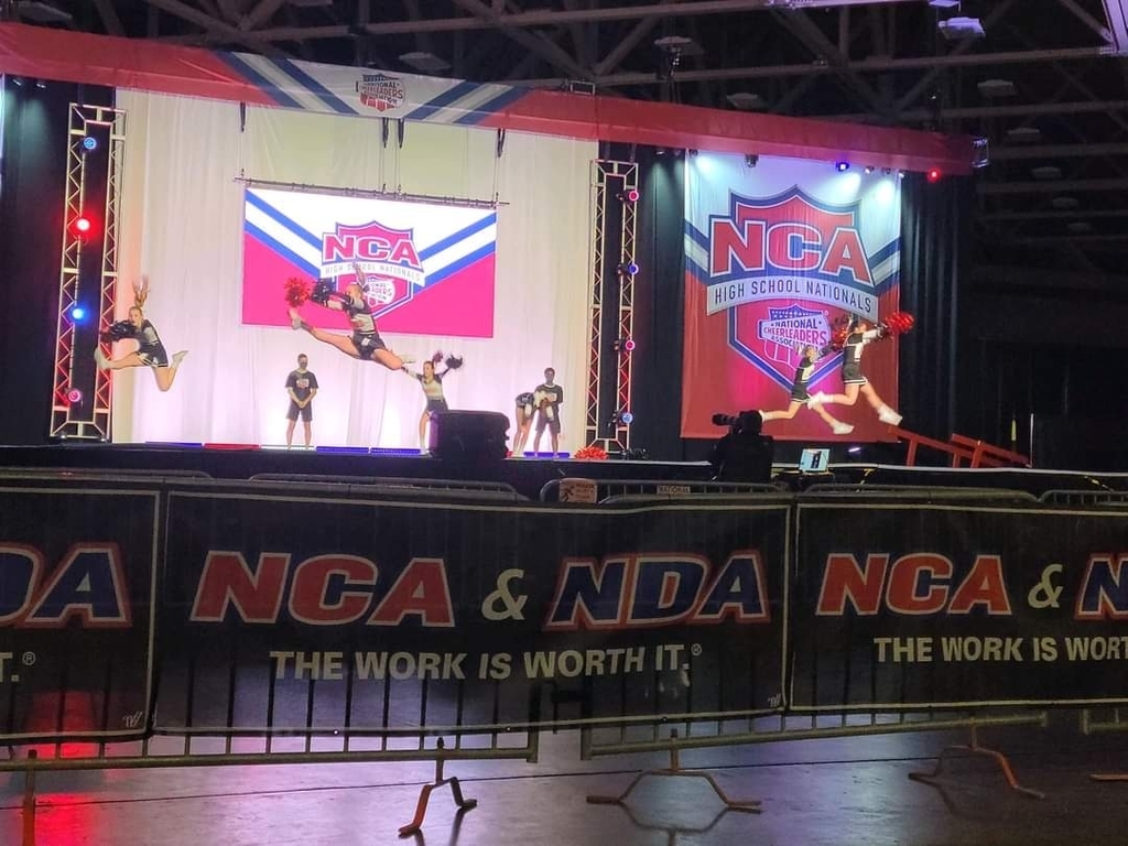 khs cheer on stage at Nationals